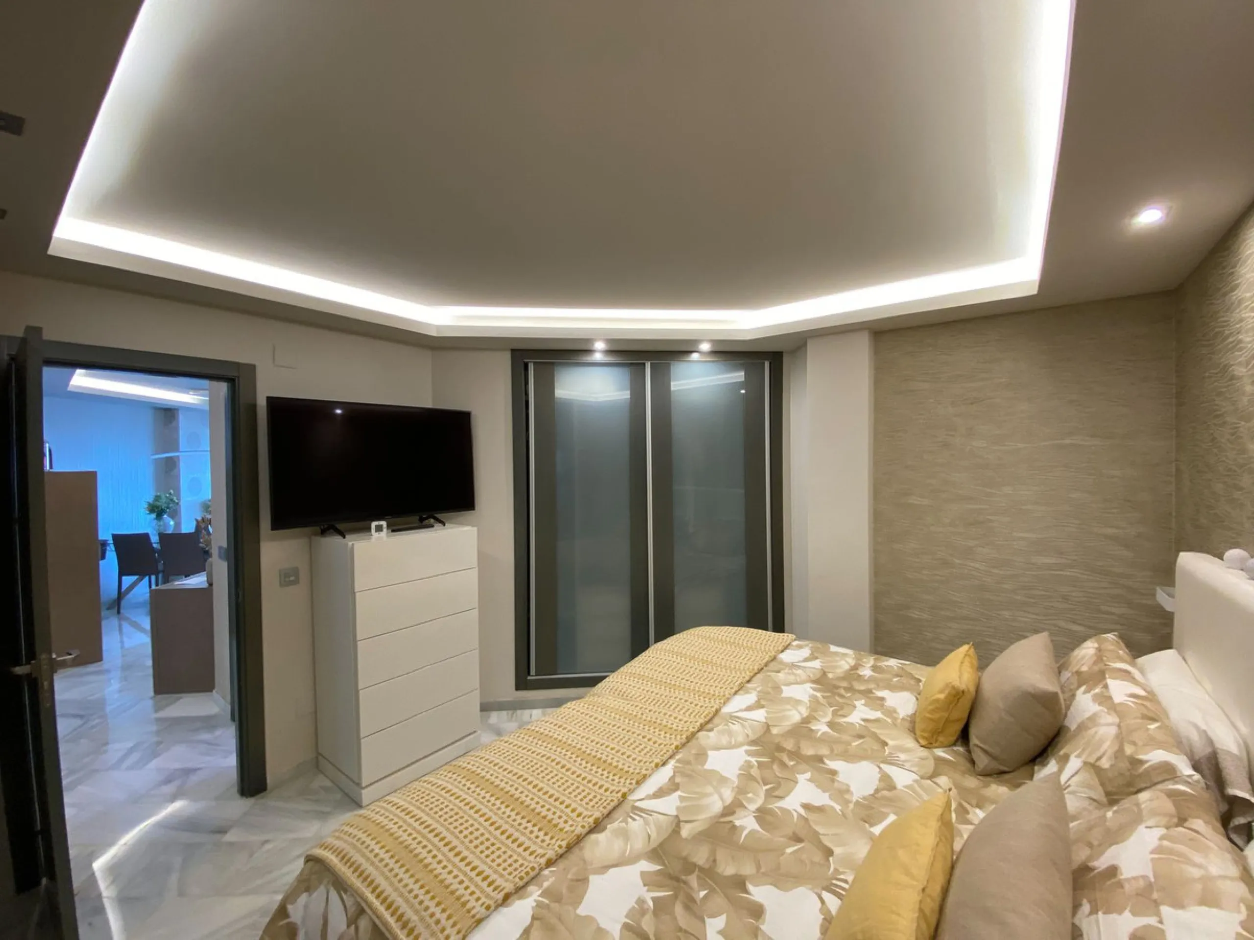 Modern apartment with panoramic sea views in Calahonda