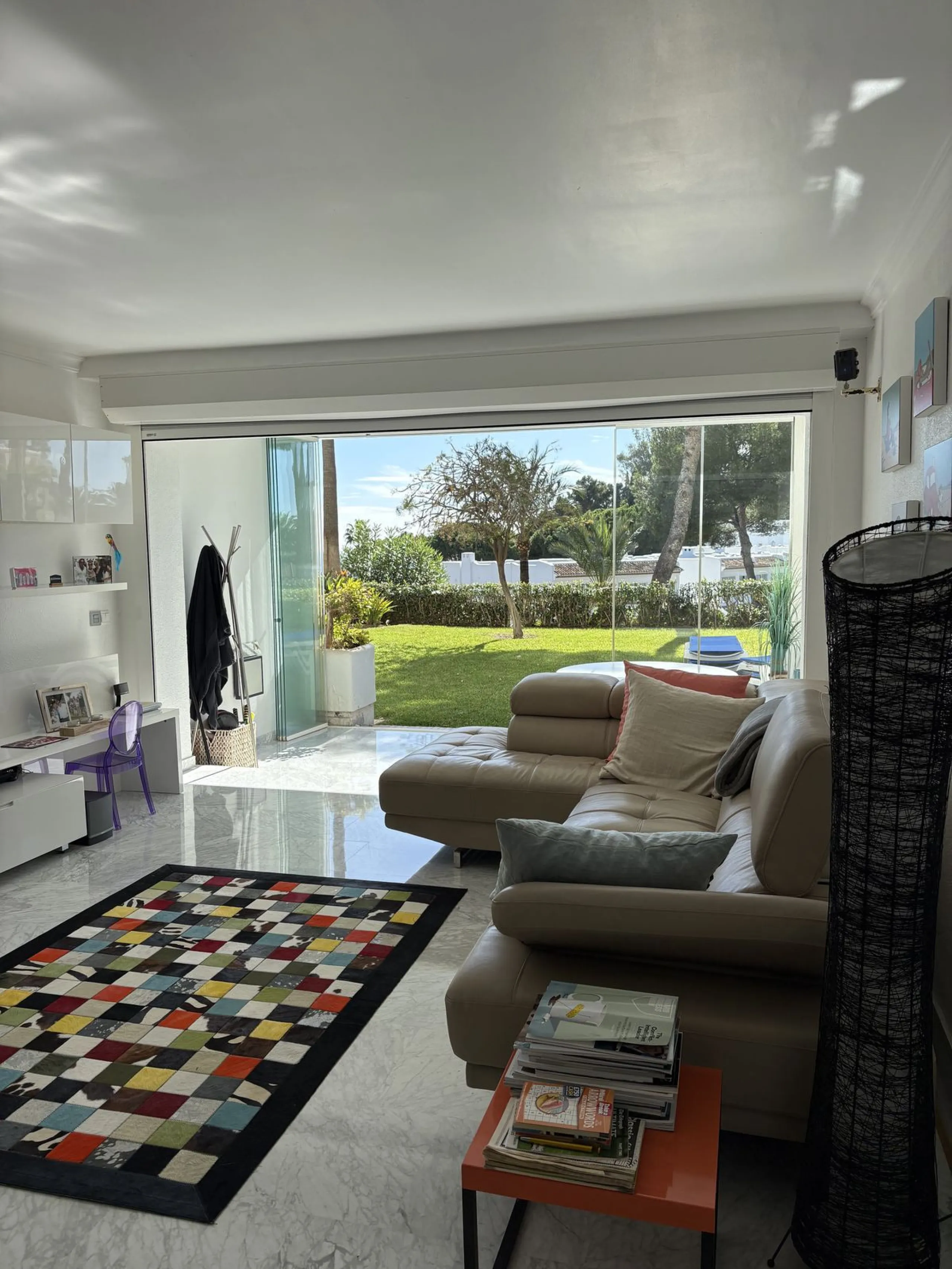 Beautiful ground floor apartment with its own garden and SEA VIEWS, an ideal place to enjoy holidays!