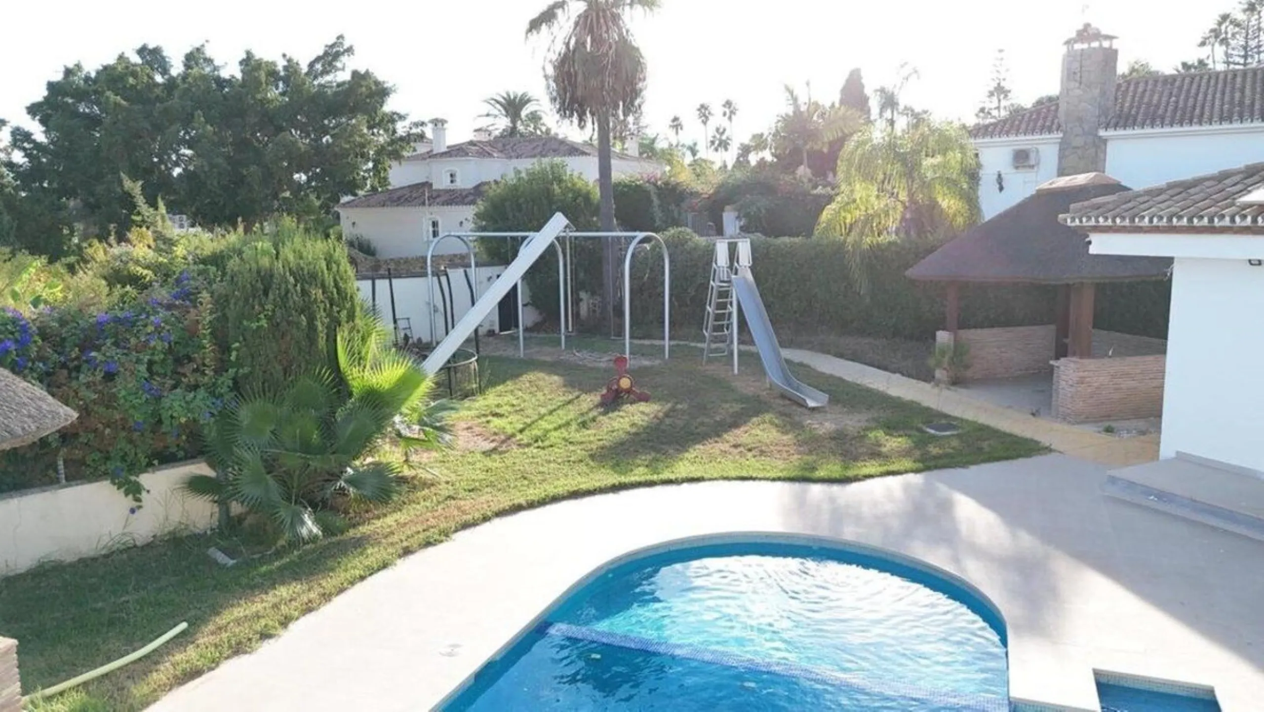 Andalusian villa with panoramic sea views and large plot in El Paraíso, Estepona