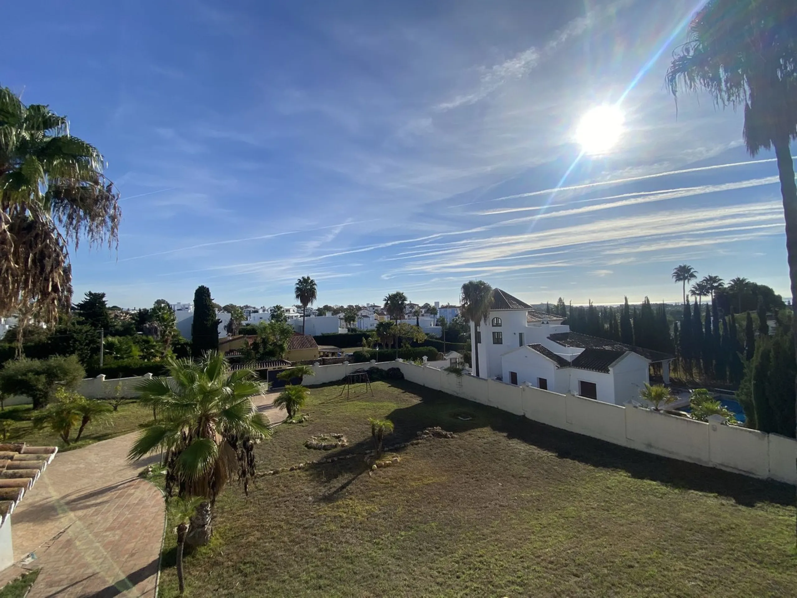 Andalusian villa with panoramic sea views and large plot in El Paraíso, Estepona