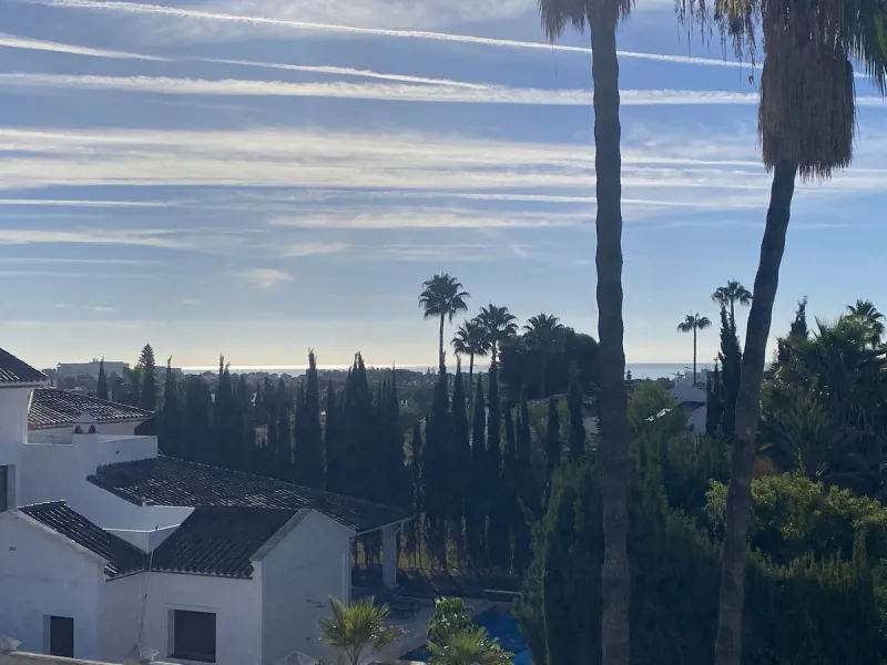 Andalusian villa with panoramic sea views and large plot in El Paraíso, Estepona