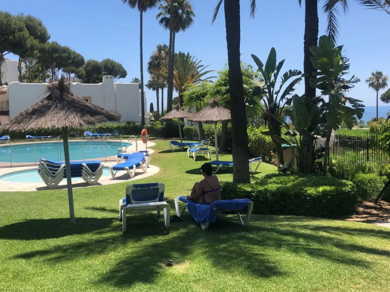 Beautiful ground floor apartment with its own garden and SEA VIEWS, an ideal place to enjoy holidays!