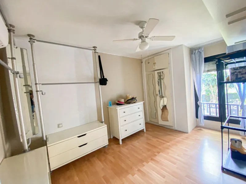 Beautiful home located just a stone's throw from Puerto Banús and the beach, in a quiet and perfectly maintained residential area.