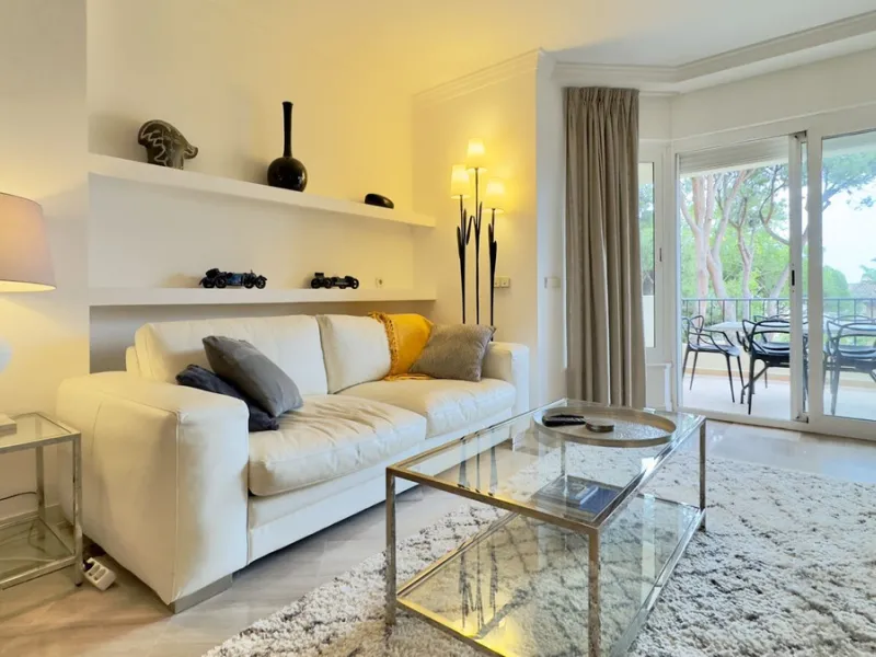 This beautiful and luxurious 2-bedroom, 2-bathroom timeless and elegant property is located in the privileged beachside area of Elviria, within the prestigious urbanization of Hacienda Playa.