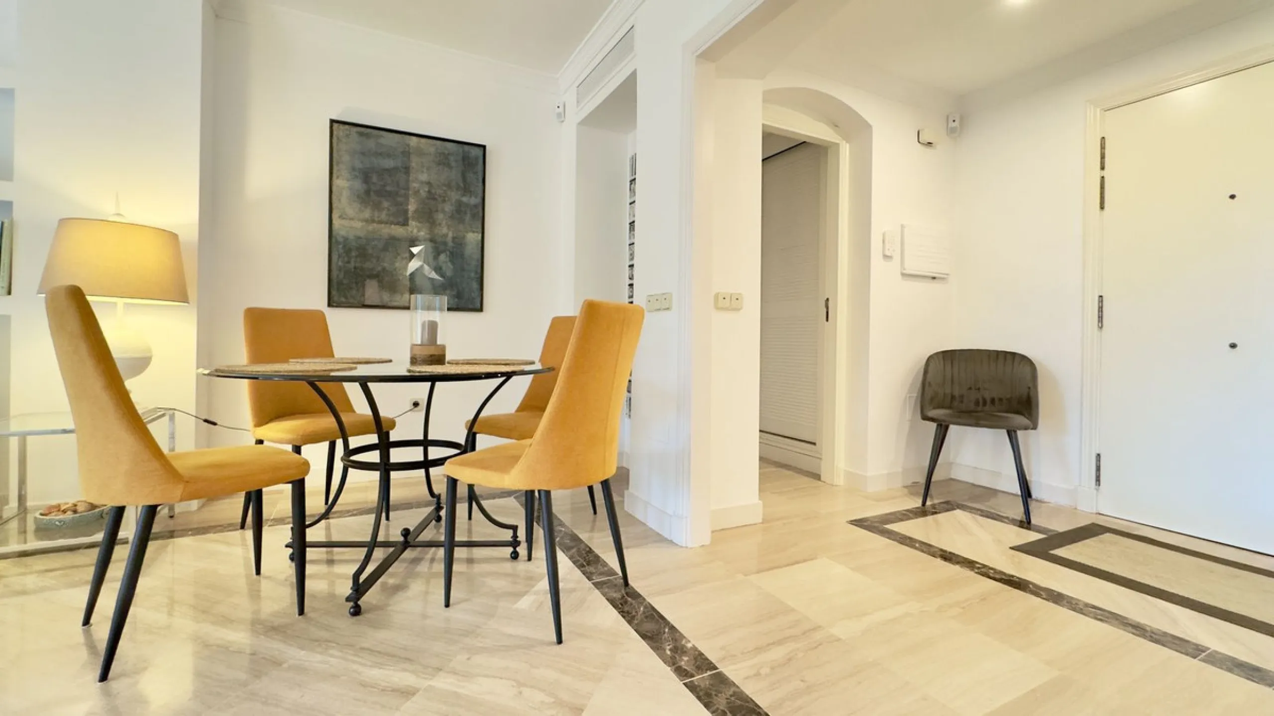 This beautiful and luxurious 2-bedroom, 2-bathroom timeless and elegant property is located in the privileged beachside area of Elviria, within the prestigious urbanization of Hacienda Playa.