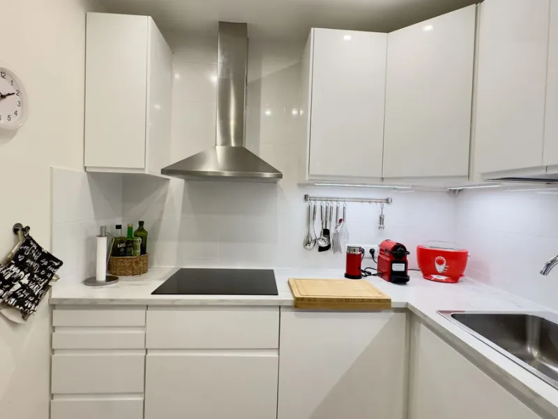 This beautiful and luxurious 2-bedroom, 2-bathroom timeless and elegant property is located in the privileged beachside area of Elviria, within the prestigious urbanization of Hacienda Playa.