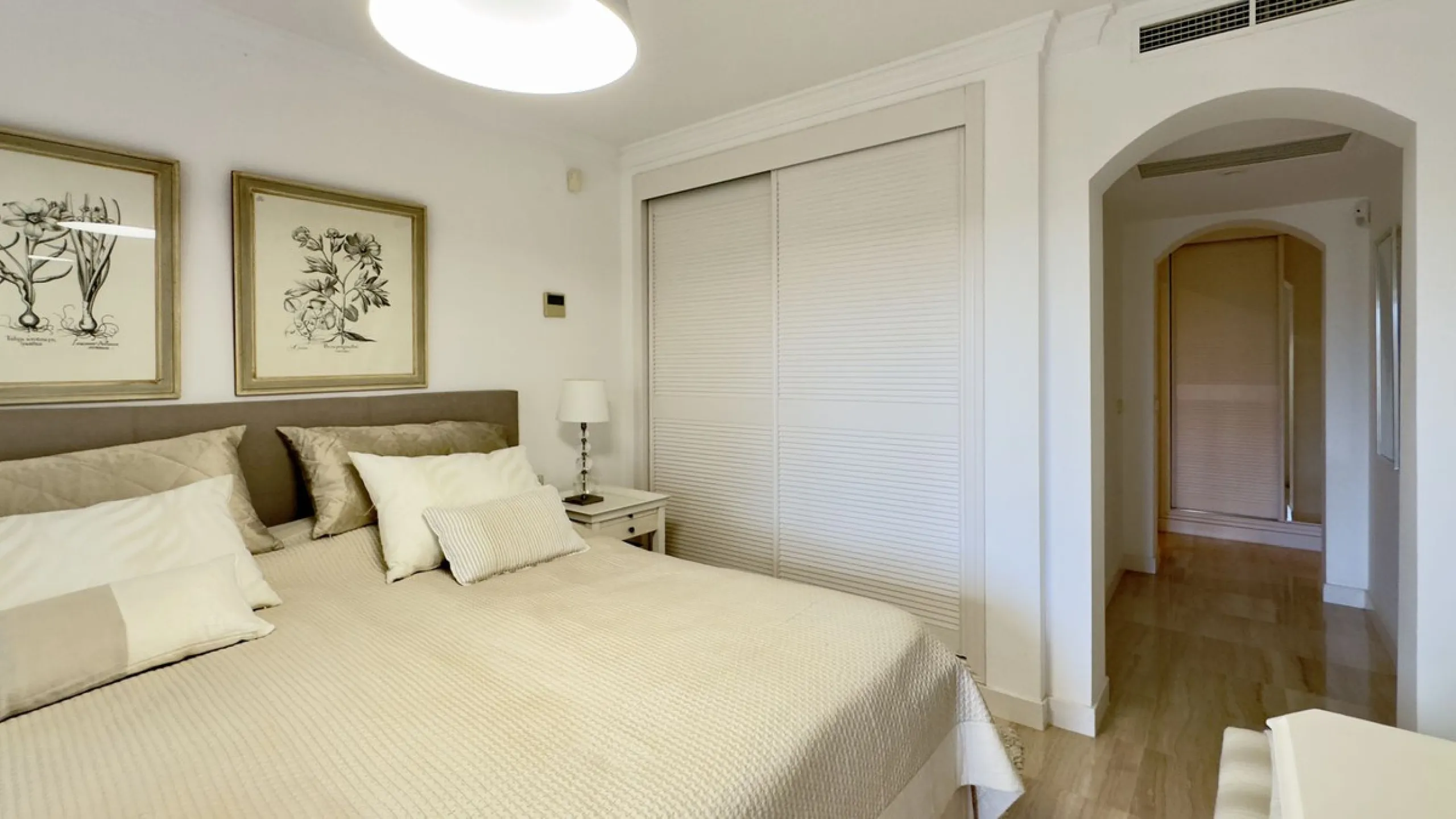 This beautiful and luxurious 2-bedroom, 2-bathroom timeless and elegant property is located in the privileged beachside area of Elviria, within the prestigious urbanization of Hacienda Playa.