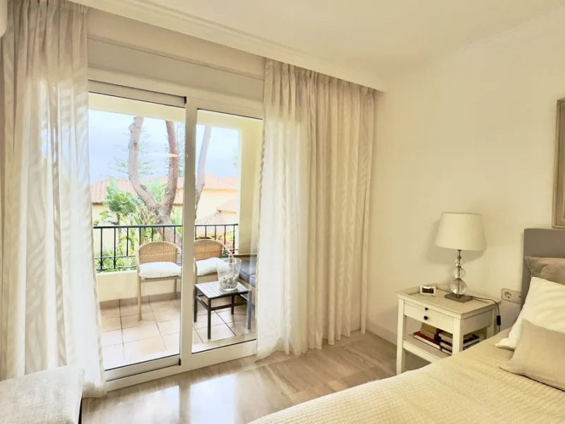 This beautiful and luxurious 2-bedroom, 2-bathroom timeless and elegant property is located in the privileged beachside area of Elviria, within the prestigious urbanization of Hacienda Playa.