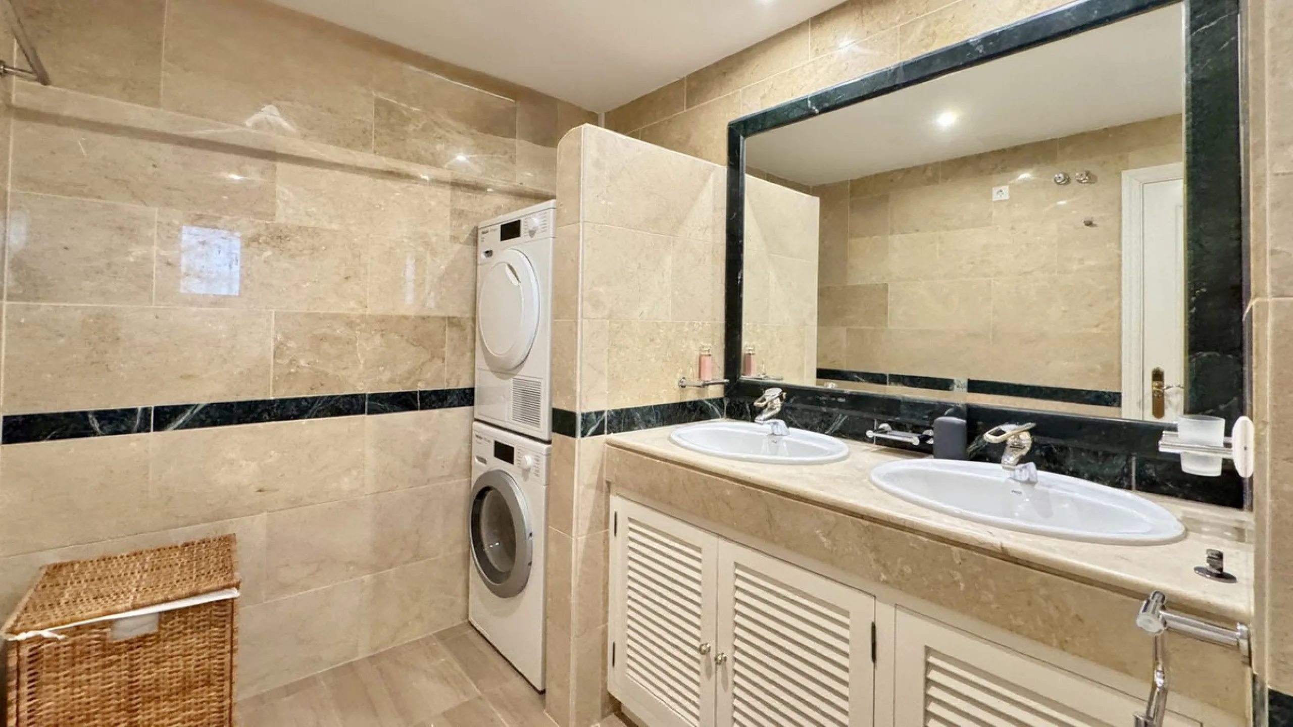 This beautiful and luxurious 2-bedroom, 2-bathroom timeless and elegant property is located in the privileged beachside area of Elviria, within the prestigious urbanization of Hacienda Playa.