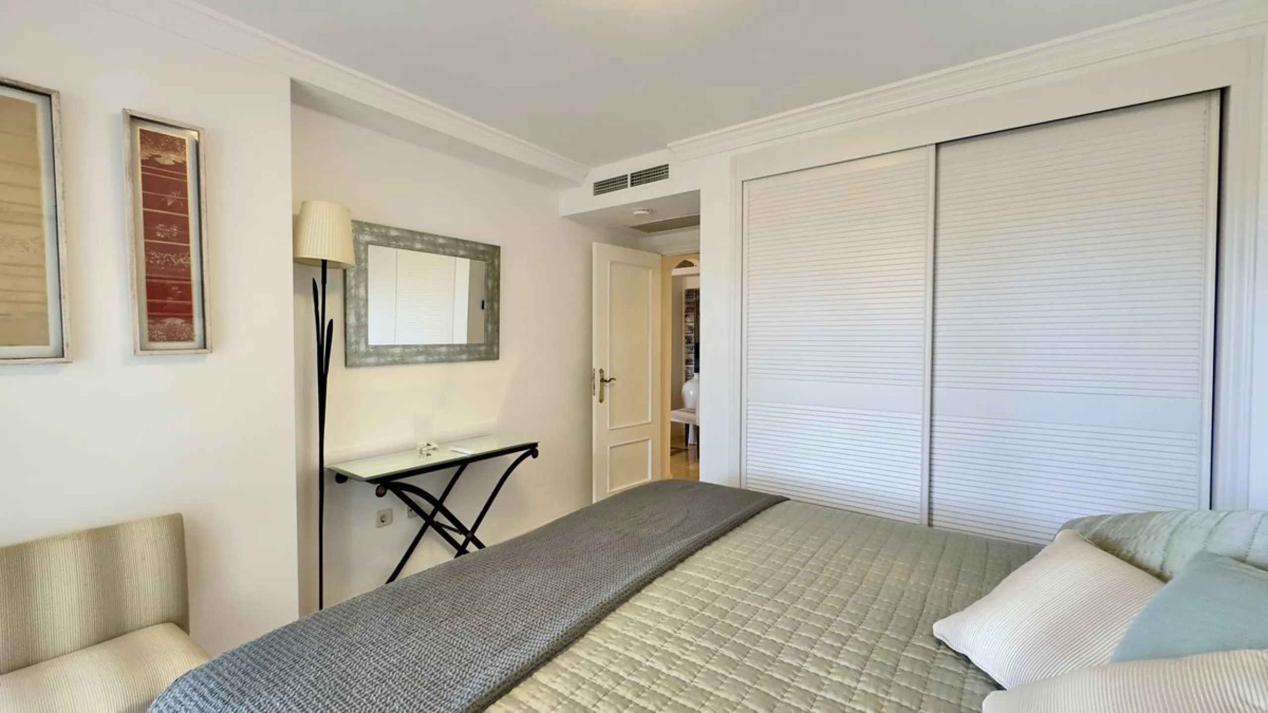 This beautiful and luxurious 2-bedroom, 2-bathroom timeless and elegant property is located in the privileged beachside area of Elviria, within the prestigious urbanization of Hacienda Playa.