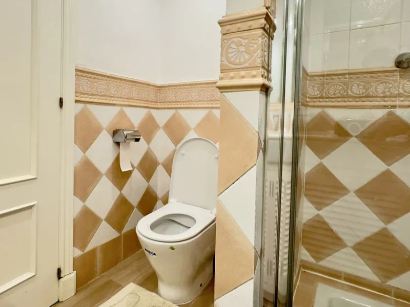 This beautiful and luxurious 2-bedroom, 2-bathroom timeless and elegant property is located in the privileged beachside area of Elviria, within the prestigious urbanization of Hacienda Playa.