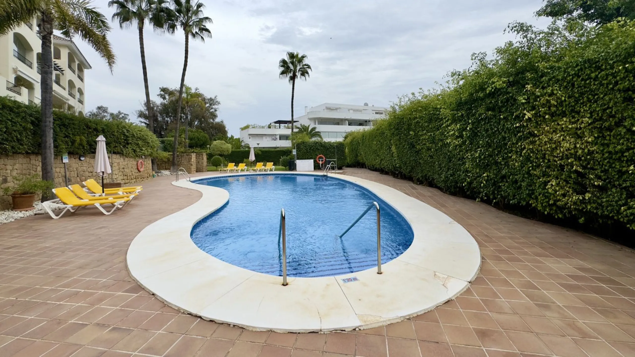 This beautiful and luxurious 2-bedroom, 2-bathroom timeless and elegant property is located in the privileged beachside area of Elviria, within the prestigious urbanization of Hacienda Playa.