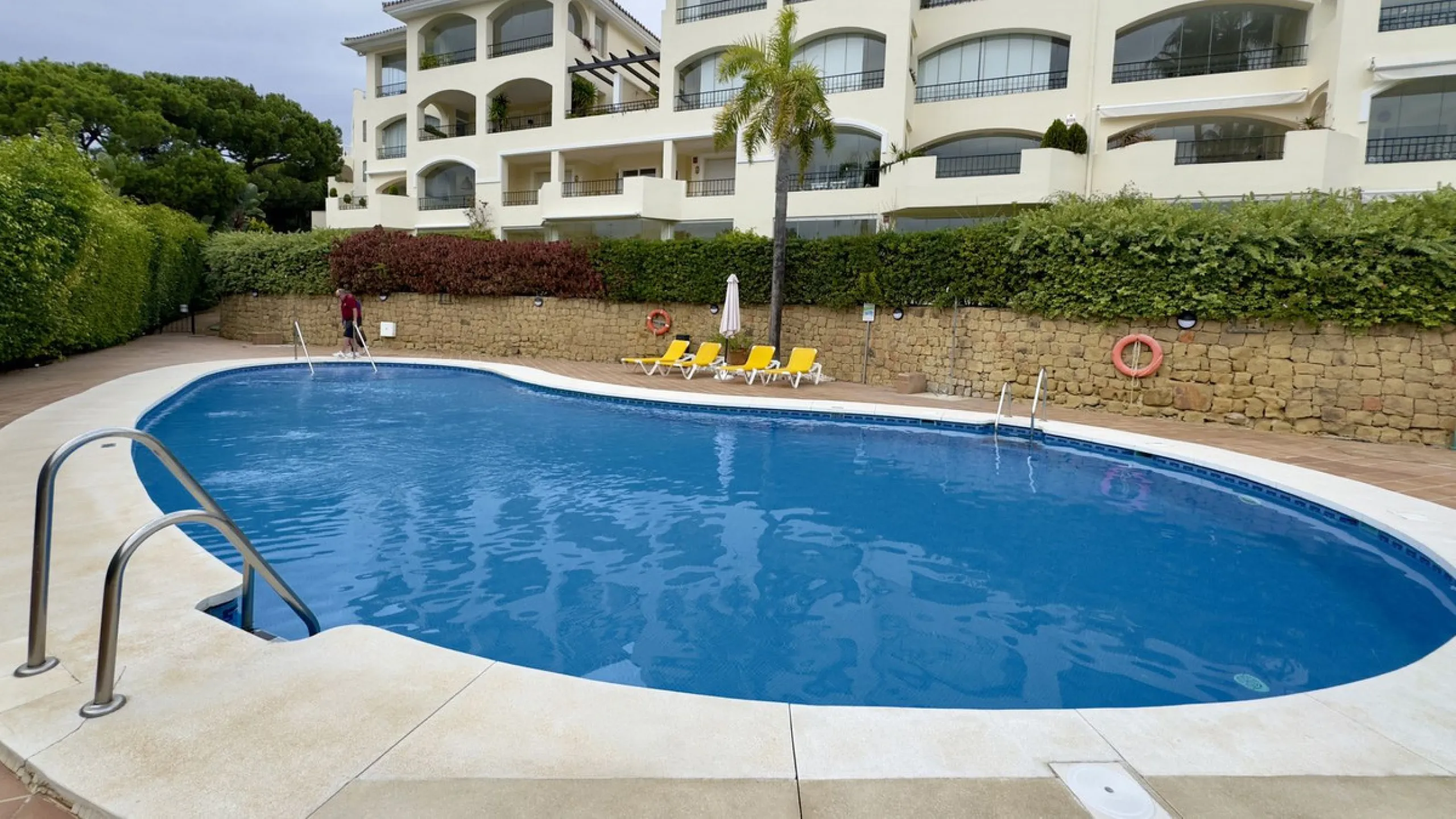 This beautiful and luxurious 2-bedroom, 2-bathroom timeless and elegant property is located in the privileged beachside area of Elviria, within the prestigious urbanization of Hacienda Playa.
