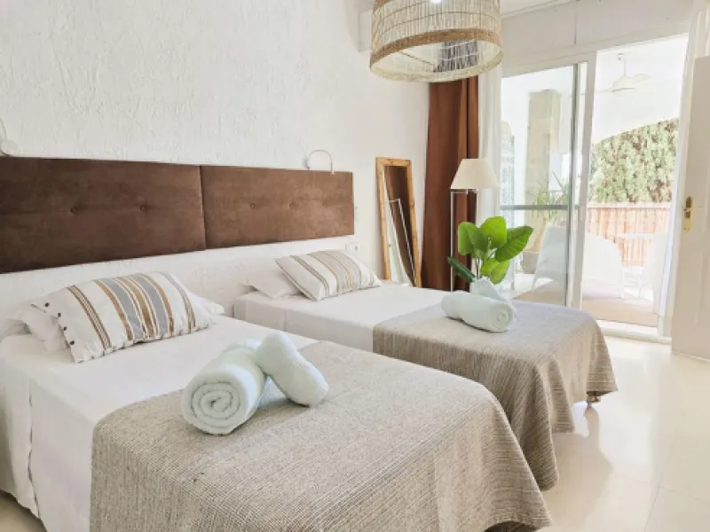 Charming, bright, and completely renovated apartment in Mijas Golf, a prestigious and exclusive area of ​​Mijas.