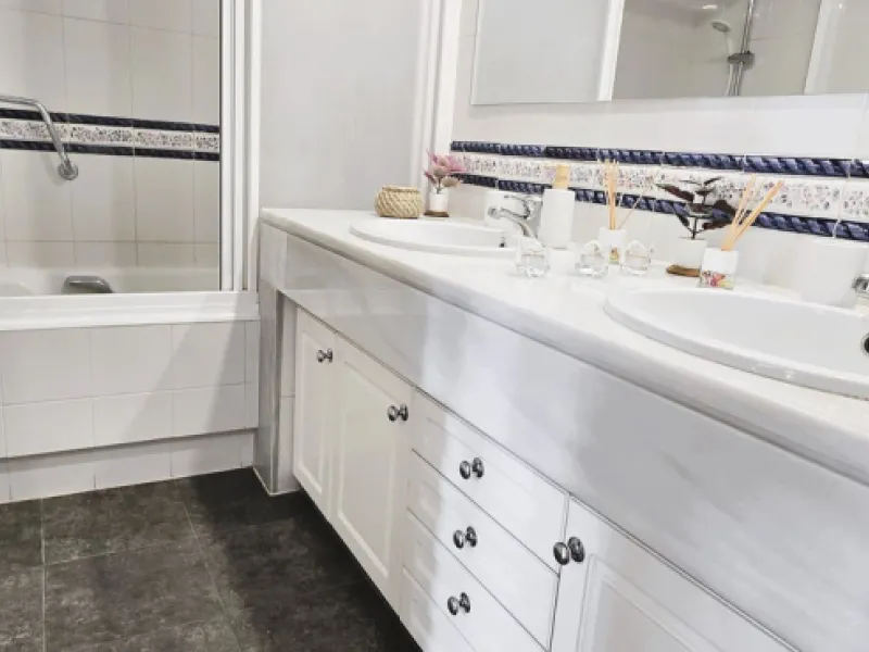 Charming, bright, and completely renovated apartment in Mijas Golf, a prestigious and exclusive area of ​​Mijas.
