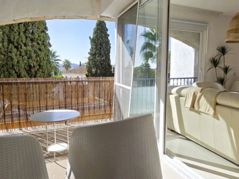 Charming, bright, and completely renovated apartment in Mijas Golf, a prestigious and exclusive area of ​​Mijas.