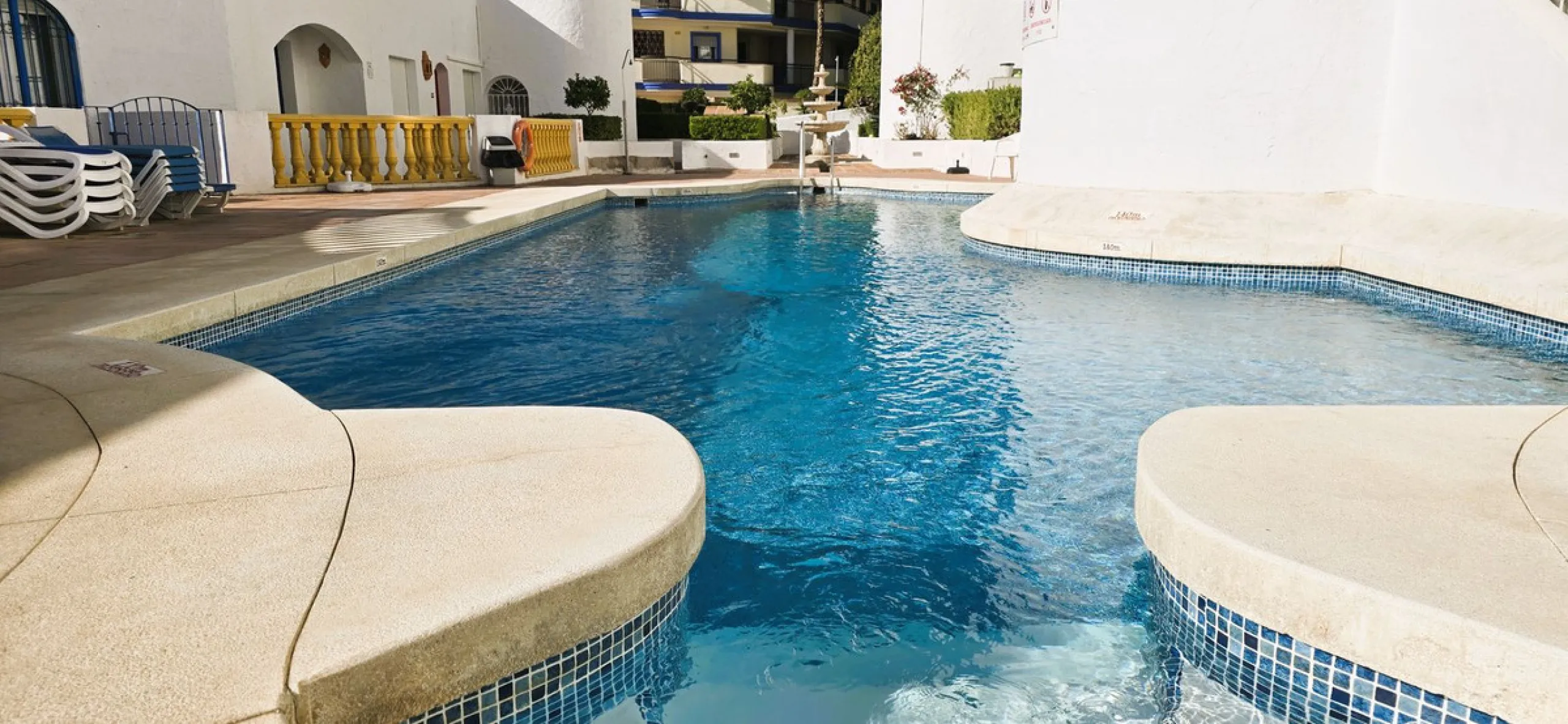 Charming, bright, and completely renovated apartment in Mijas Golf, a prestigious and exclusive area of ​​Mijas.
