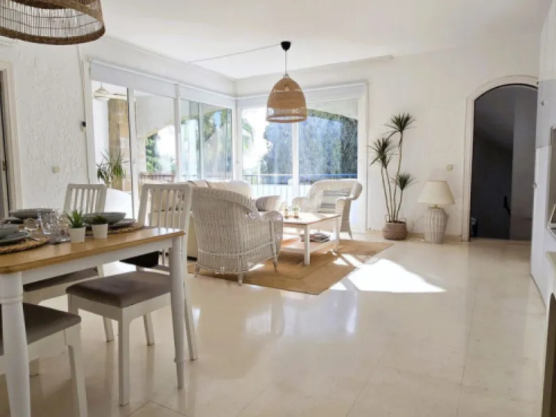 Charming, bright, and completely renovated apartment in Mijas Golf, a prestigious and exclusive area of ​​Mijas.