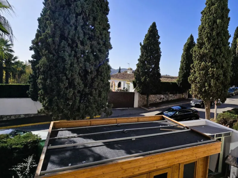 Charming, bright, and completely renovated apartment in Mijas Golf, a prestigious and exclusive area of ​​Mijas.