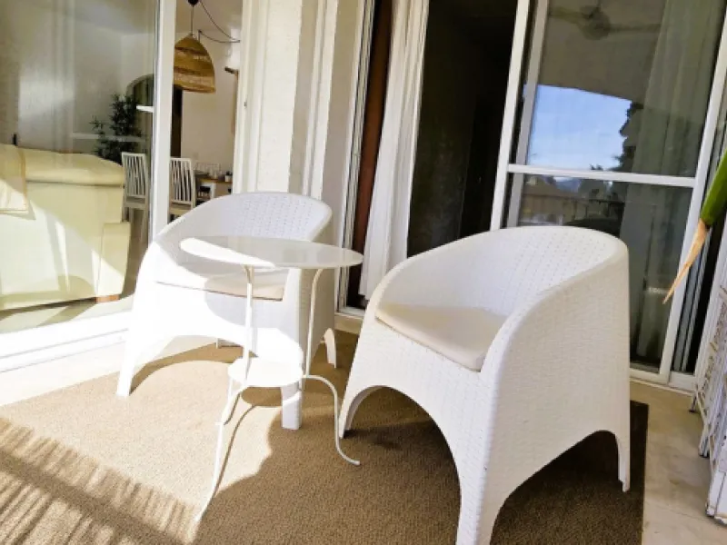 Charming, bright, and completely renovated apartment in Mijas Golf, a prestigious and exclusive area of ​​Mijas.