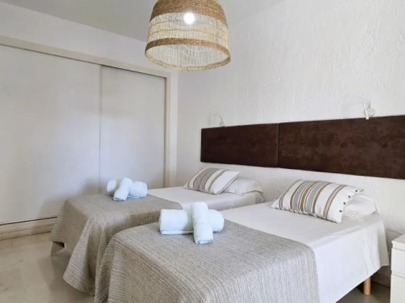 Charming, bright, and completely renovated apartment in Mijas Golf, a prestigious and exclusive area of ​​Mijas.