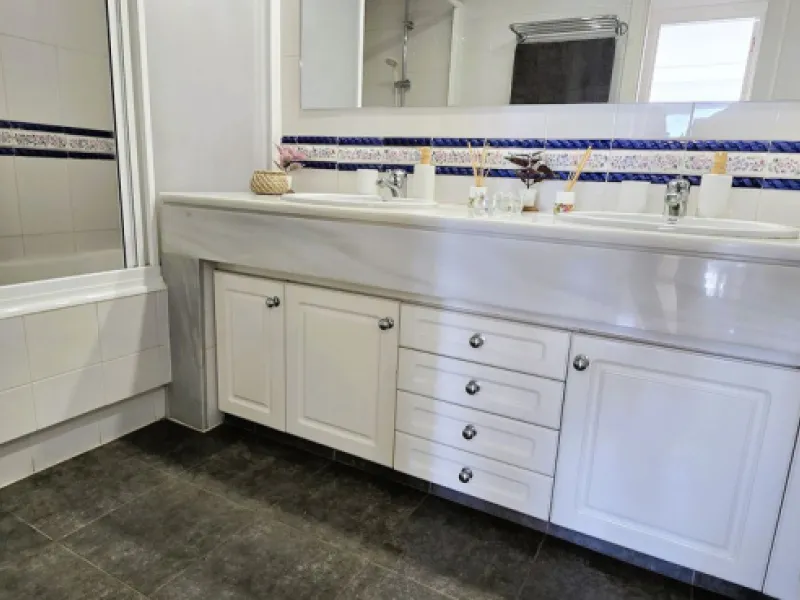 Charming, bright, and completely renovated apartment in Mijas Golf, a prestigious and exclusive area of ​​Mijas.
