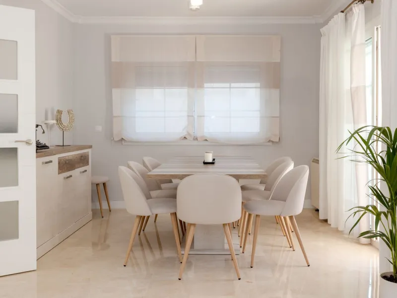 House - Semi-Detached House в продаже в Torremolinos, Málaga. В доме 6 спален и 5 ванных комнат. Площадь дома 309 м². Площадь участка 300 м²