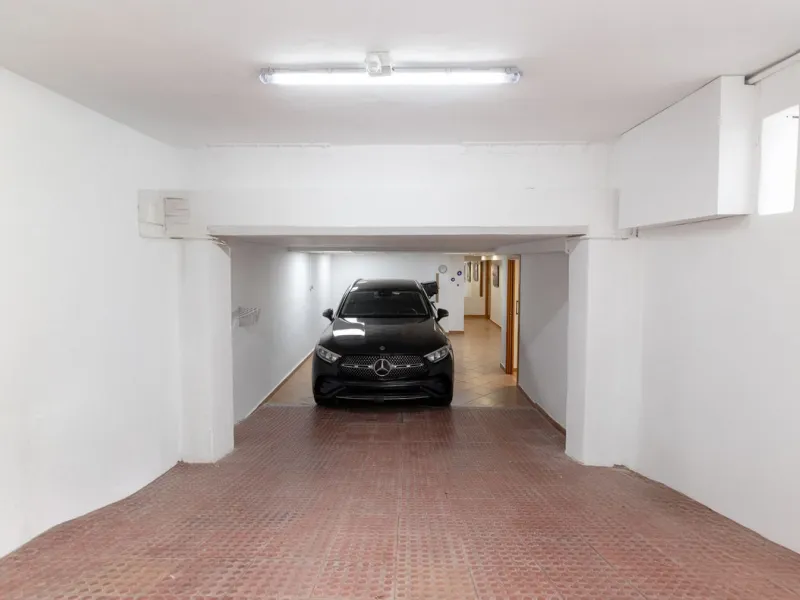 House - Semi-Detached House в продаже в Torremolinos, Málaga. В доме 6 спален и 5 ванных комнат. Площадь дома 309 м². Площадь участка 300 м²