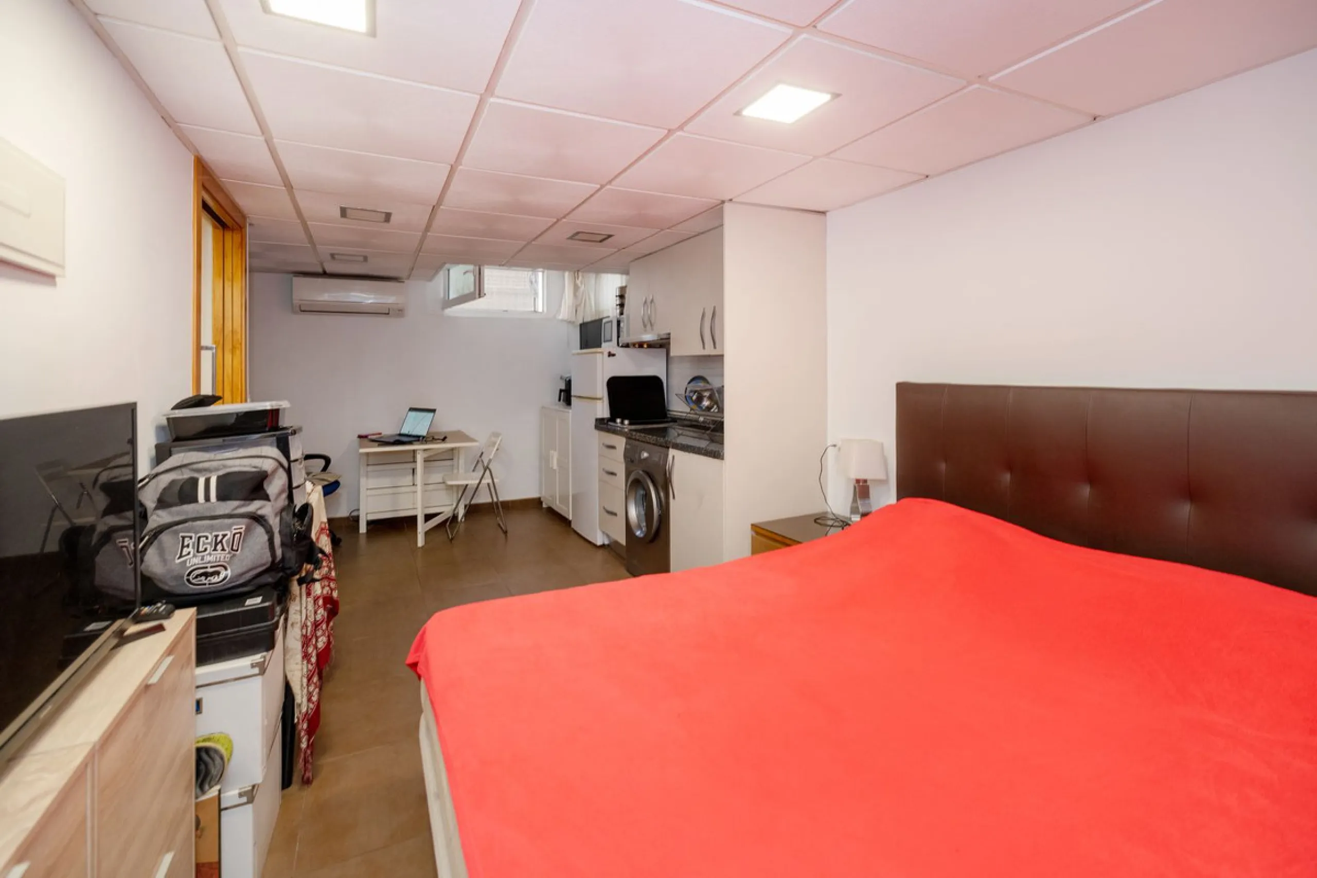 House - Semi-Detached House в продаже в Torremolinos, Málaga. В доме 6 спален и 5 ванных комнат. Площадь дома 309 м². Площадь участка 300 м²
