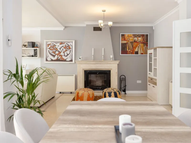 House - Semi-Detached House в продаже в Torremolinos, Málaga. В доме 6 спален и 5 ванных комнат. Площадь дома 309 м². Площадь участка 300 м²