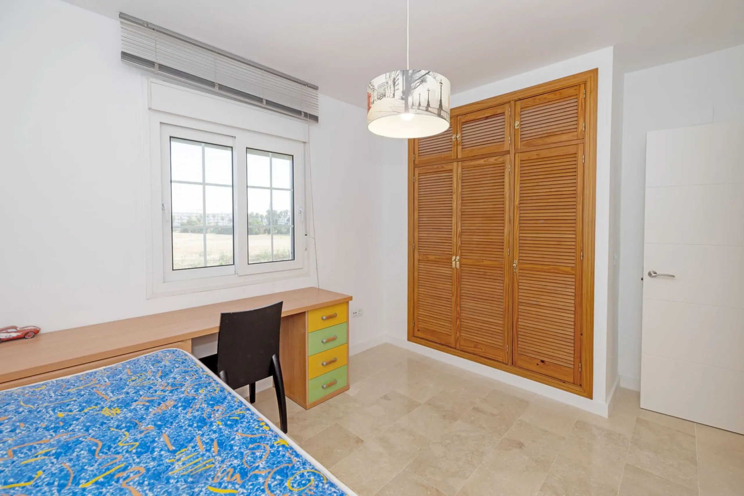 House - Semi-Detached House в продаже в Torremolinos, Málaga. В доме 6 спален и 5 ванных комнат. Площадь дома 309 м². Площадь участка 300 м²
