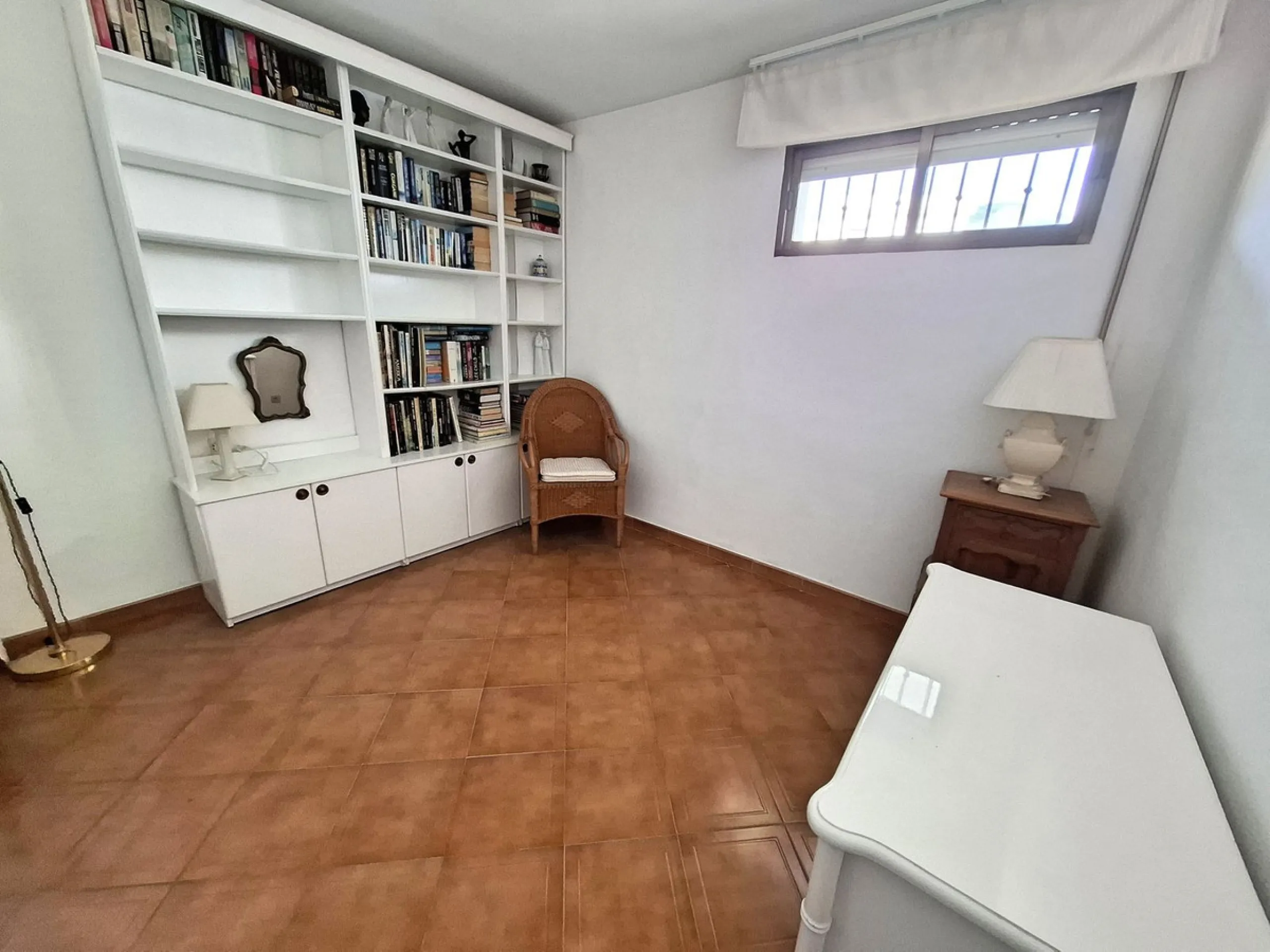 OPPORTUNITY- SPACIOUS APARTMENT- NEAR BEACH- SWIMMING POOL - COMMUNAL PARKING
