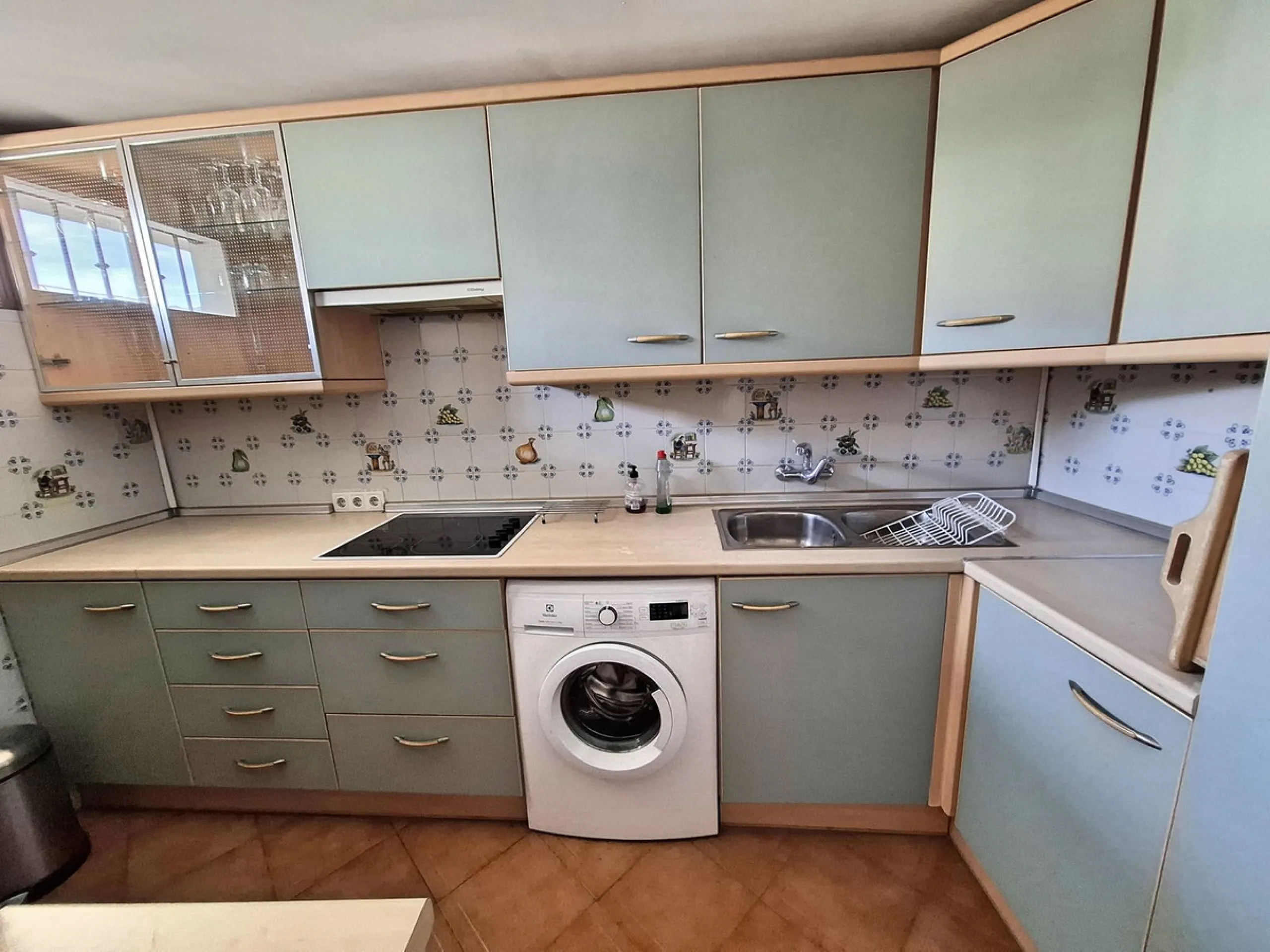 OPPORTUNITY- SPACIOUS APARTMENT- NEAR BEACH- SWIMMING POOL - COMMUNAL PARKING