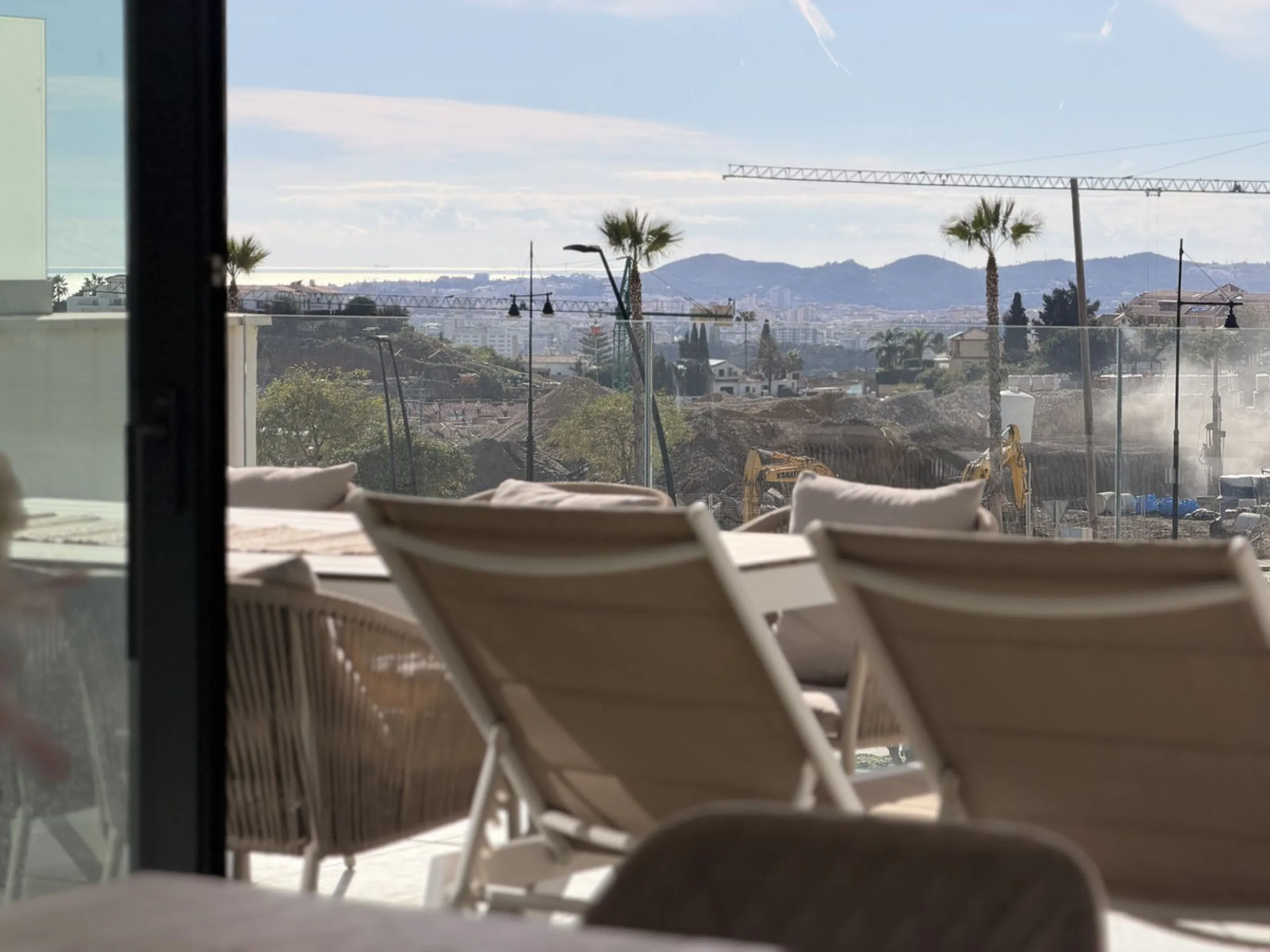 Apartment - Middle Floor Apartment в продаже в Fuengirola, Málaga. В доме 2 спален и 2 ванных комнат. Площадь дома 101 м²