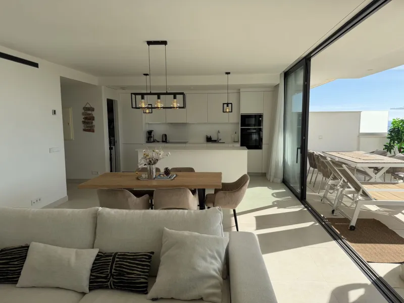 Apartment - Middle Floor Apartment в продаже в Fuengirola, Málaga. В доме 2 спален и 2 ванных комнат. Площадь дома 101 м²