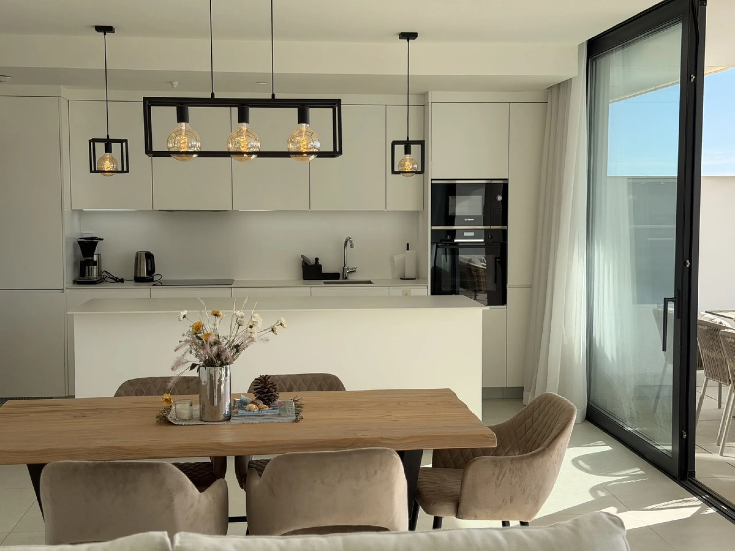 Apartment - Middle Floor Apartment в продаже в Fuengirola, Málaga. В доме 2 спален и 2 ванных комнат. Площадь дома 101 м²