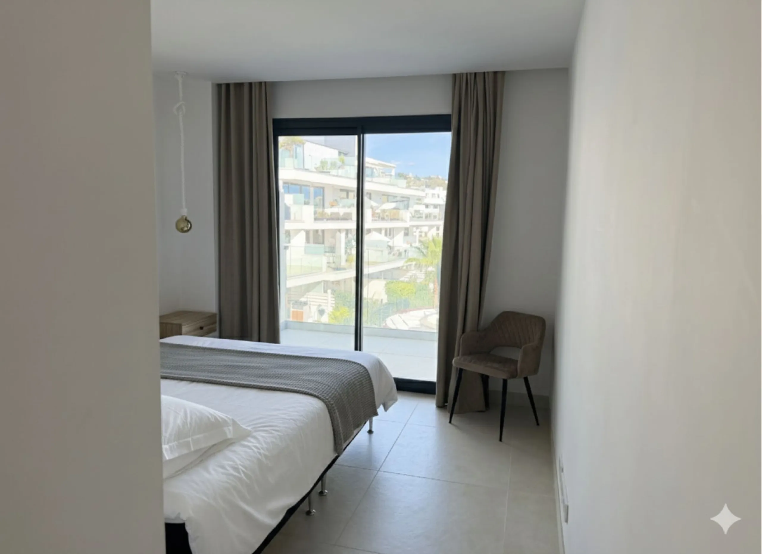 Apartment - Middle Floor Apartment в продаже в Fuengirola, Málaga. В доме 2 спален и 2 ванных комнат. Площадь дома 101 м²