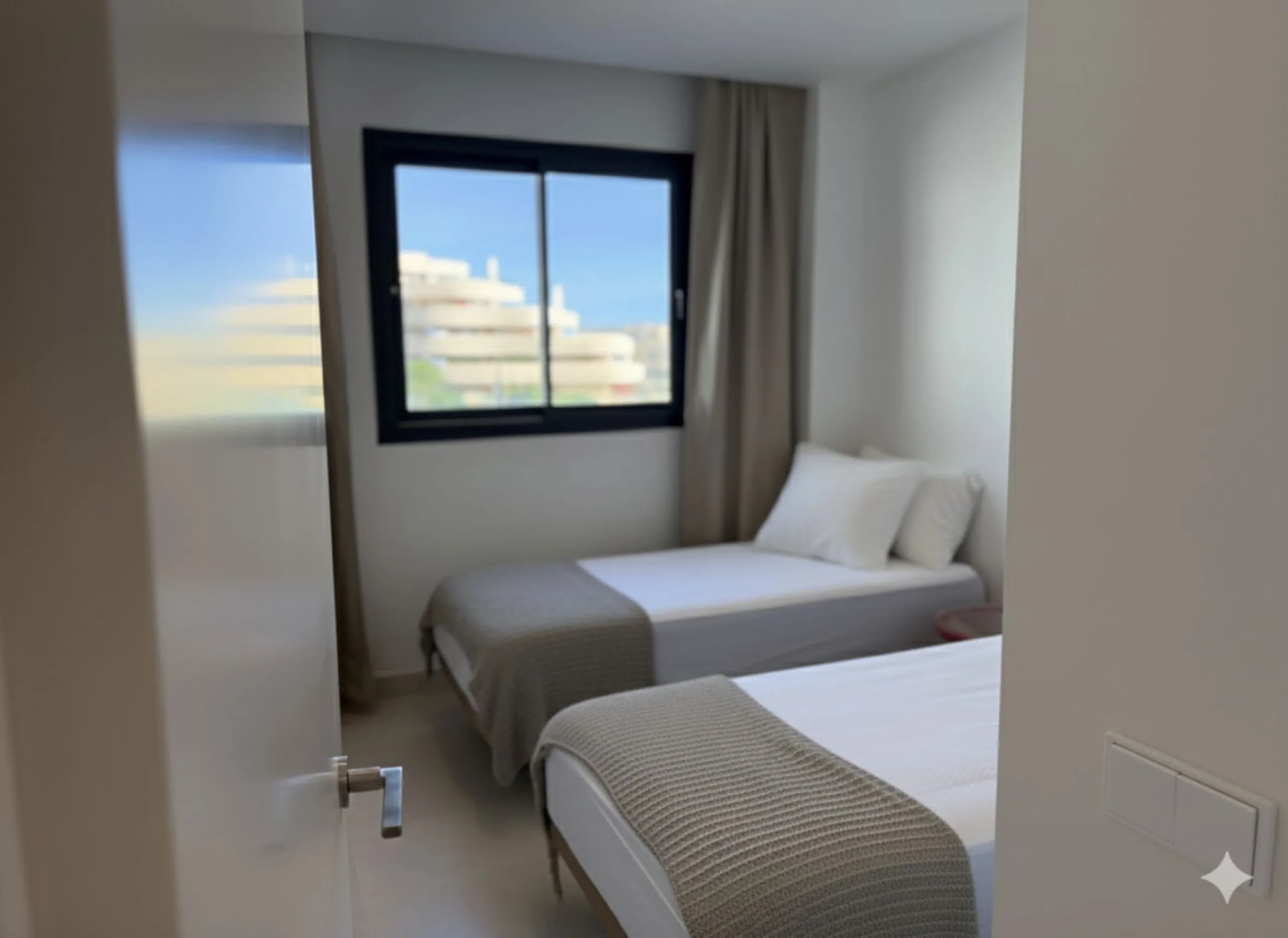 Apartment - Middle Floor Apartment в продаже в Fuengirola, Málaga. В доме 2 спален и 2 ванных комнат. Площадь дома 101 м²