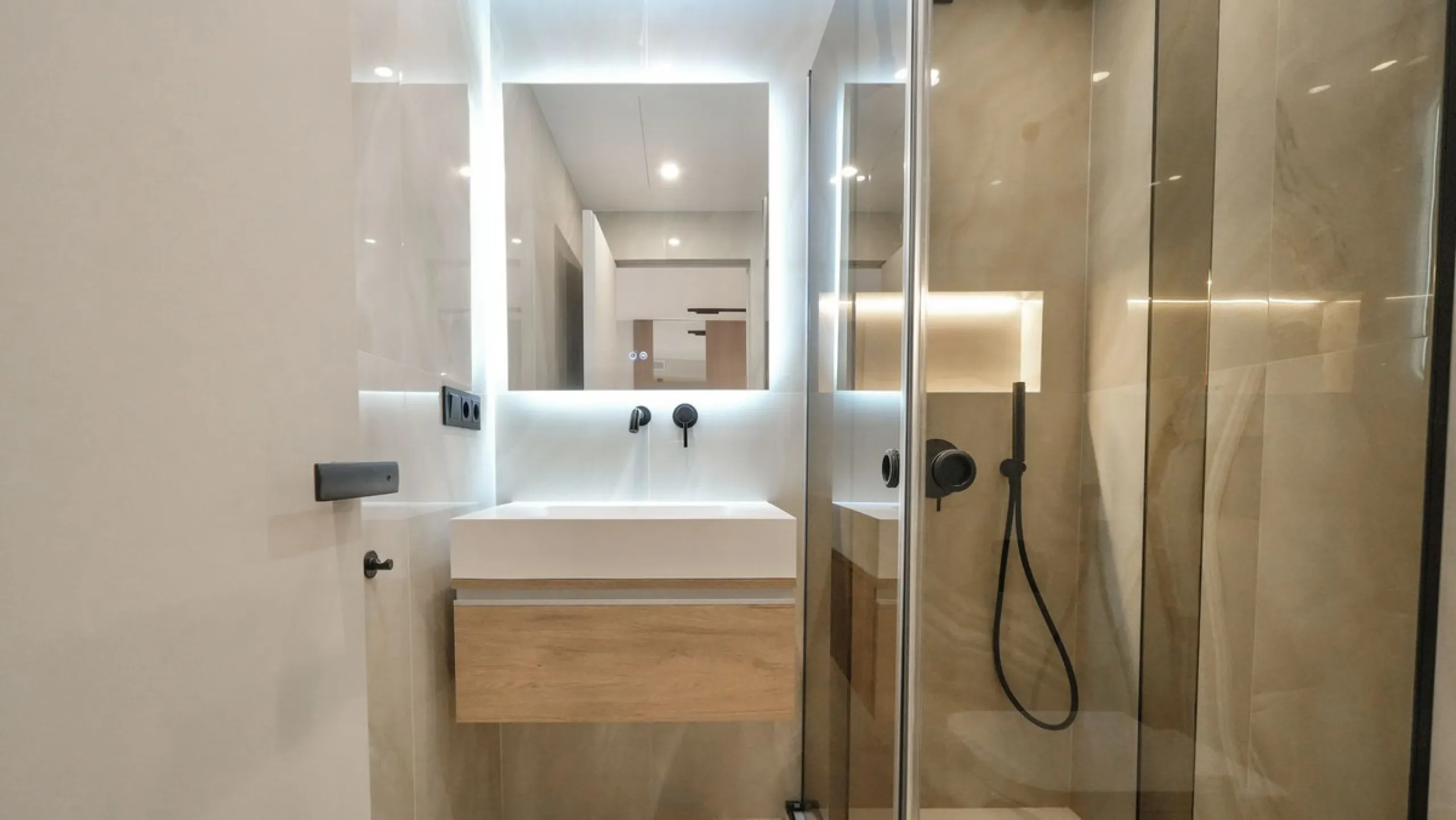This modern two-bedroom apartment has been completely renovated this year — everything is brand new. The renovation was done in a contemporary style, using high-quality materials and a well-thought-out design. It was made for personal use, with great atte