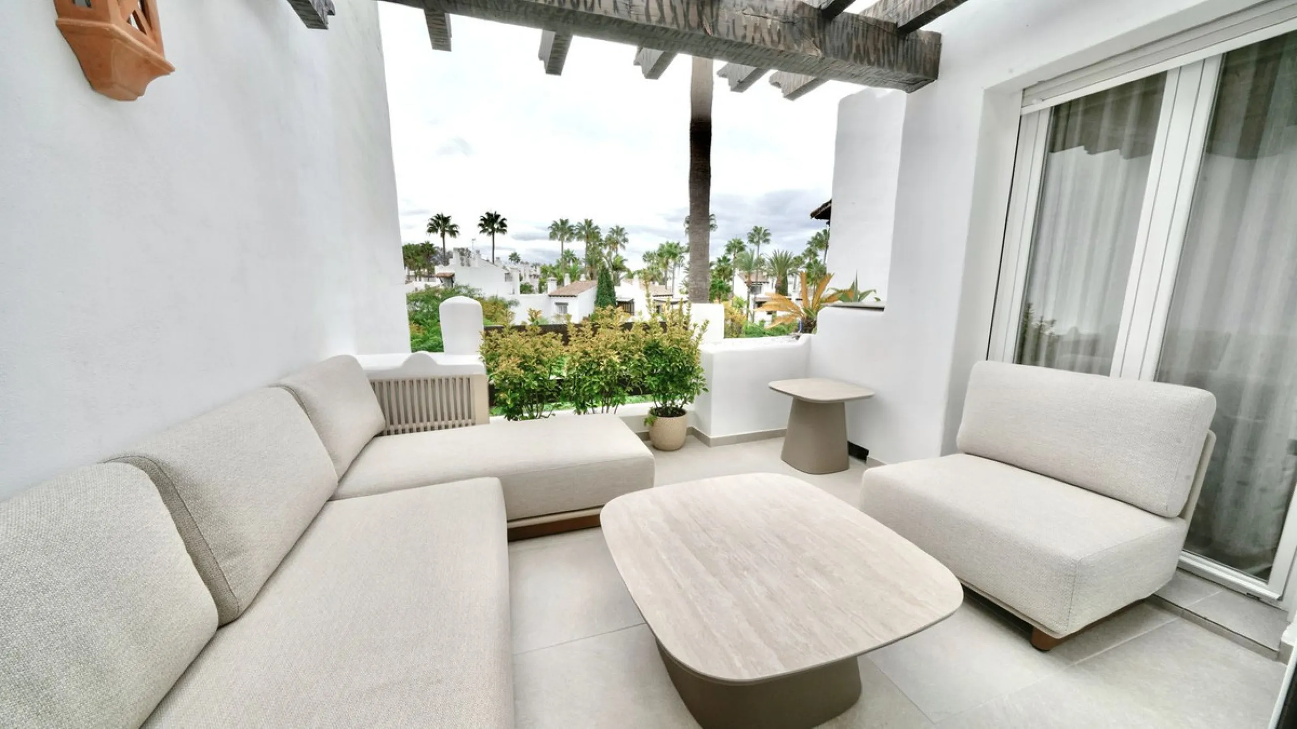 This modern two-bedroom apartment has been completely renovated this year — everything is brand new. The renovation was done in a contemporary style, using high-quality materials and a well-thought-out design. It was made for personal use, with great atte