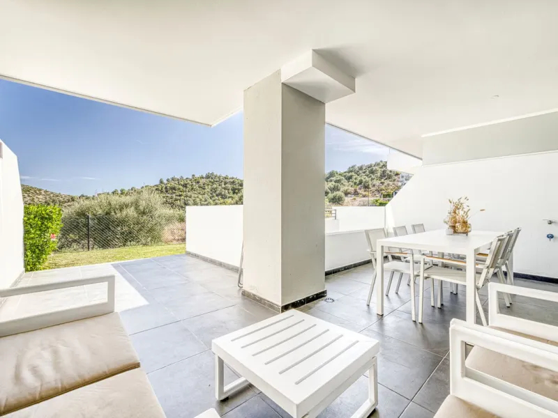 Luxury Ground-Floor  4 pers.  Loft / 1-bedroom Apartment with Panoramic Sea & Mountain Views –
