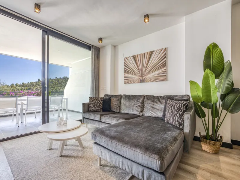 Luxury Ground-Floor  4 pers.  Loft / 1-bedroom Apartment with Panoramic Sea & Mountain Views –