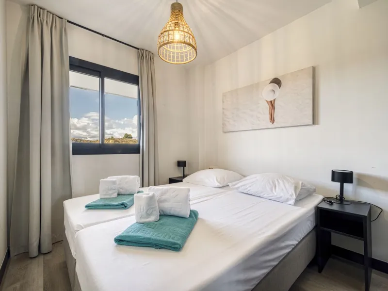 Luxury Ground-Floor  4 pers.  Loft / 1-bedroom Apartment with Panoramic Sea & Mountain Views –