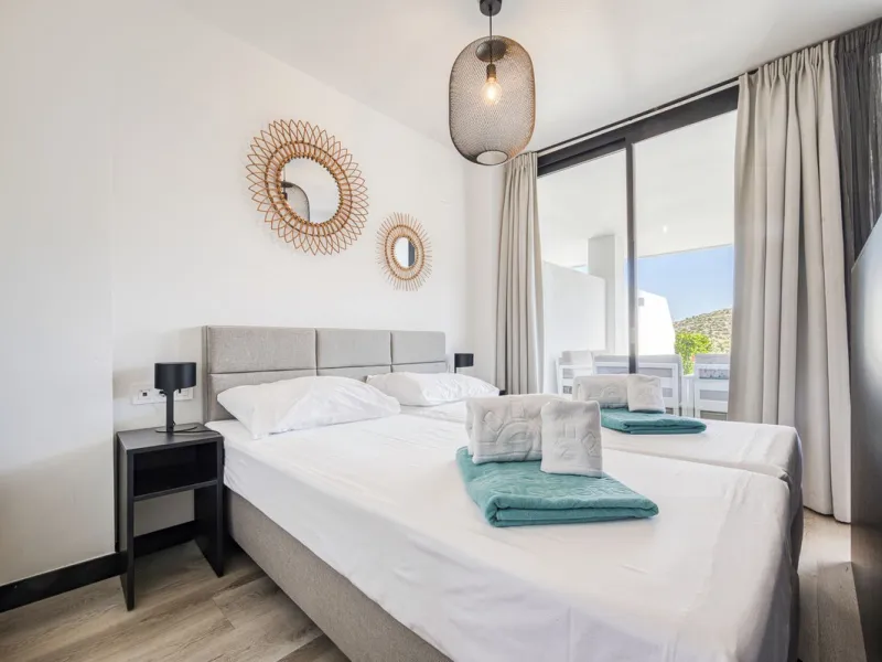 Luxury Ground-Floor  4 pers.  Loft / 1-bedroom Apartment with Panoramic Sea & Mountain Views –