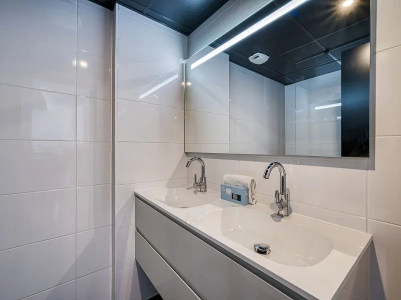 Luxury Ground-Floor  4 pers.  Loft / 1-bedroom Apartment with Panoramic Sea & Mountain Views –