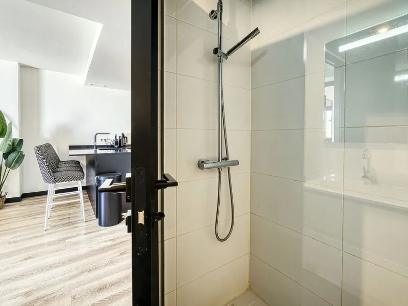Luxury Ground-Floor  4 pers.  Loft / 1-bedroom Apartment with Panoramic Sea & Mountain Views –