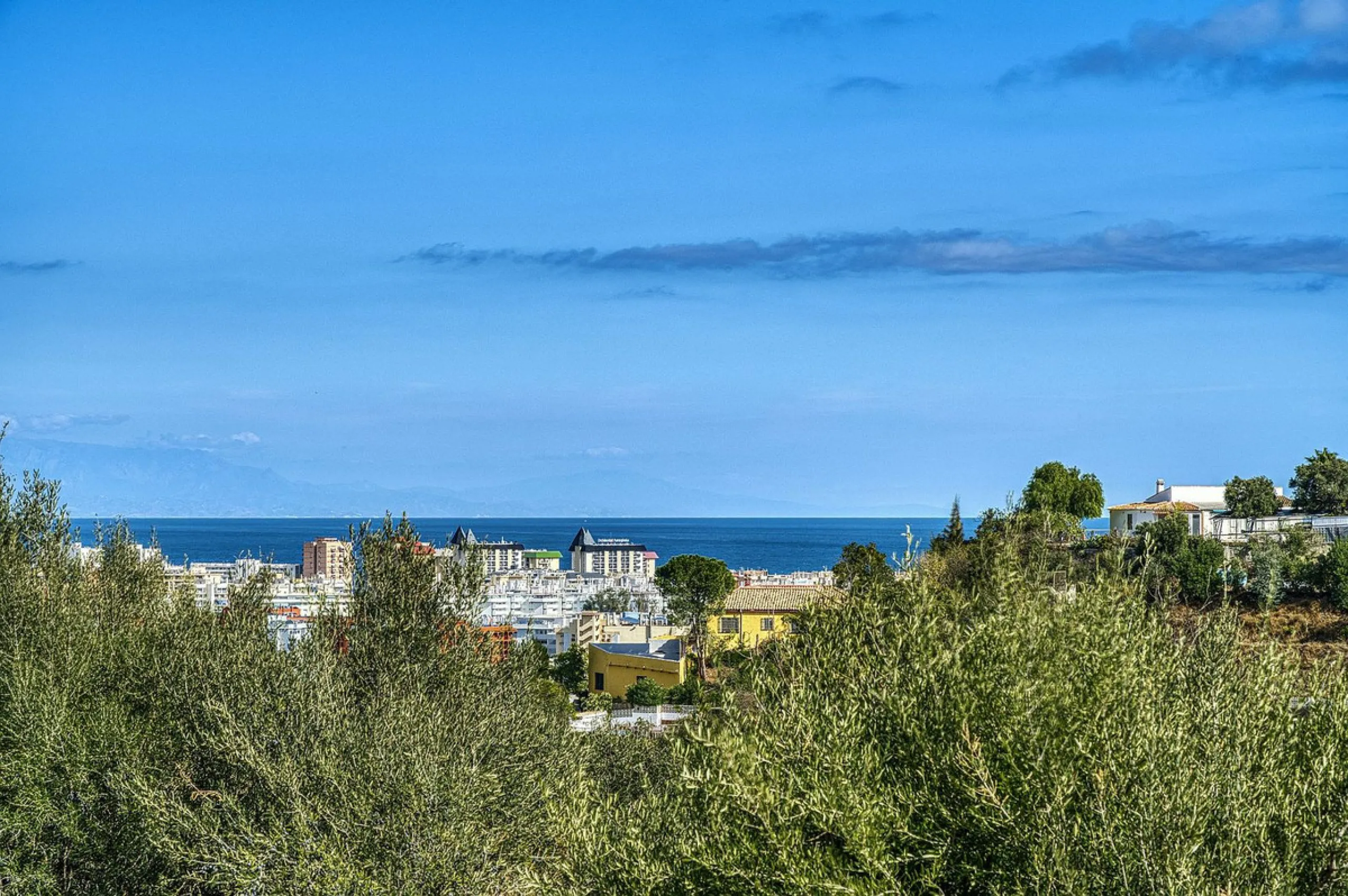 Luxury Ground-Floor  4 pers.  Loft / 1-bedroom Apartment with Panoramic Sea & Mountain Views –