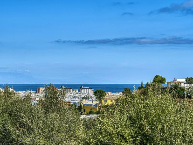 Luxury Ground-Floor  4 pers.  Loft / 1-bedroom Apartment with Panoramic Sea & Mountain Views –