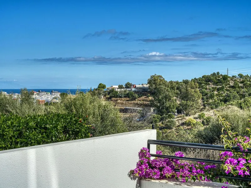 Luxury Ground-Floor  4 pers.  Loft / 1-bedroom Apartment with Panoramic Sea & Mountain Views –