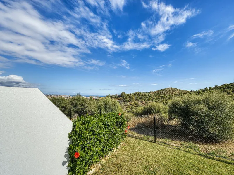 Luxury Ground-Floor  4 pers.  Loft / 1-bedroom Apartment with Panoramic Sea & Mountain Views –